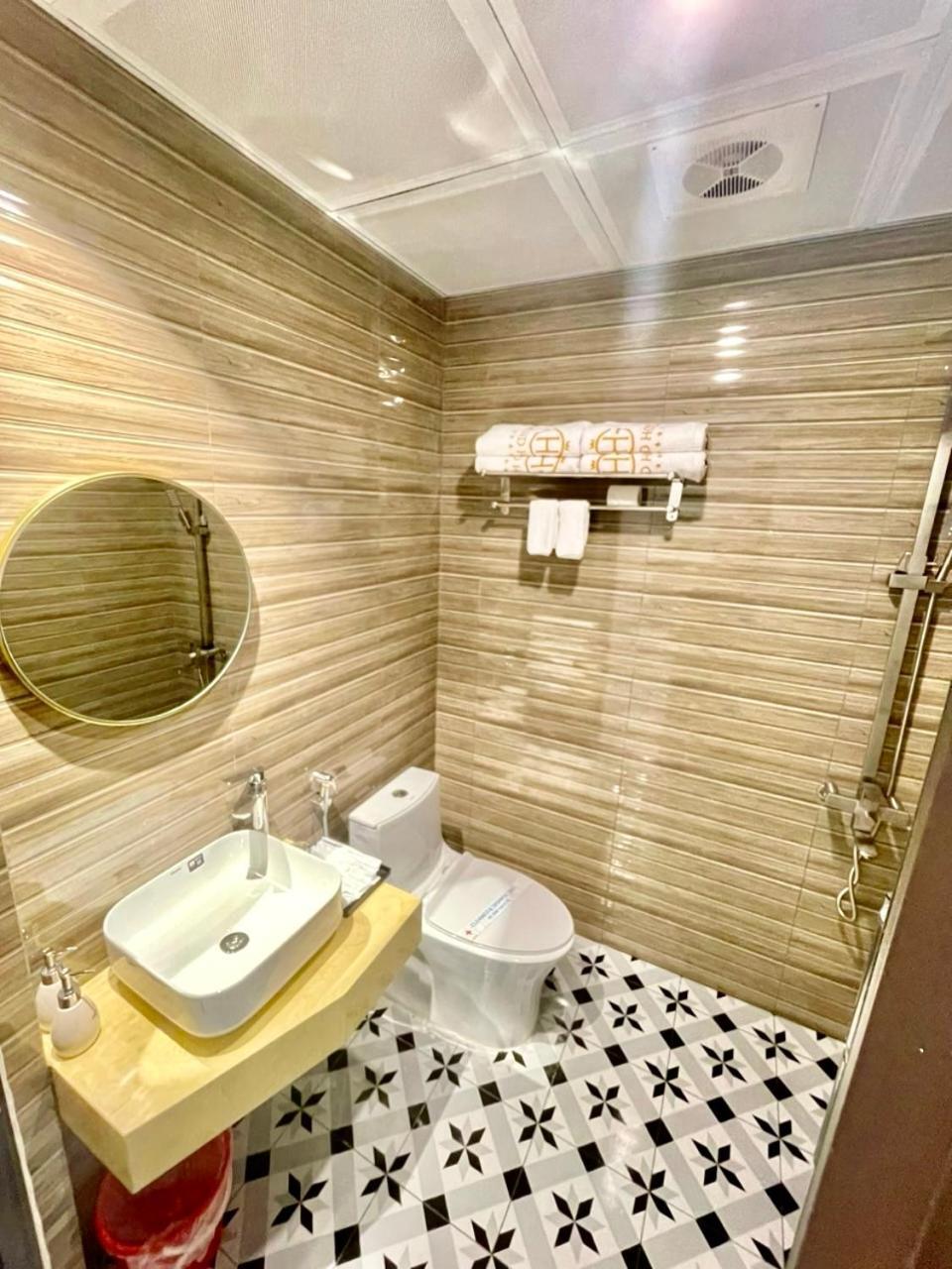 Grand Ha Noi Hotel Hanoi Buitenkant foto